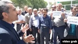 Ərdəbil - təqaüdçülərin mitingi