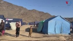 پاکستان سے افغان پناہ گزینوں کی واپسی: 'بچے پوچھتے ہیں ہم کس ملک میں جا رہے ہیں؟'
