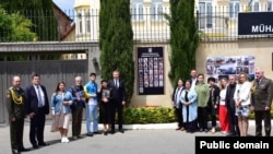 Bakıda Ukraynada həlak olan azərbaycanlıların xatirə lövhəsi açılıb (Mənbə: Ukrayna səfirliyi)