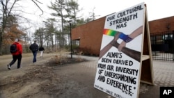 Učenici na kampusu Univerziteta Nju Hempšira u Duramu, 19. aprila 2018.
