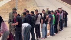 Gad Fwontyè Etazini Arete Plis Pase 50 Migran tou Pre San Diego, Kalifoni