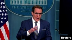 20일 존 커비 백악관 국가안보소통보좌관 브리핑을 하고 있다.