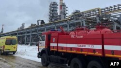 Официјални лица во повеќе руски региони велат дека воздушната одбрана соборила украински дронови.