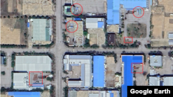 개성공단을 촬영한 지난달 20일 자 위성사진에 버스(원 안)와 트럭(사각형 안)이 보인다. 버스는 ‘아트랑’ ‘평화유통’ ‘삼덕스타필드’, 트럭은 '성화물산' '쿠쿠전자' 등에 세워져 있다. 자료=Airbus (via Google Earth)