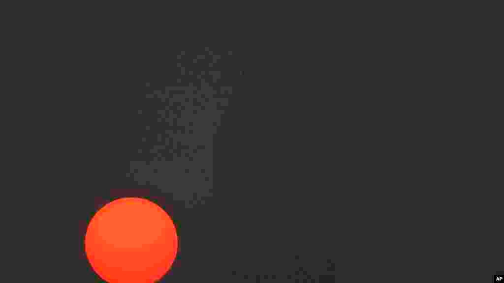 ከካናዳው ሰደድ እሳት የሚወጣውን ጢስ ምስራቃዊ እና ማዕከላዊ ምዕራብ የዩናይትድ ስቴትስ ግዛቶችን እያዳረሰ ነው፡፡&nbsp;