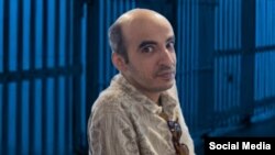 حسین شنبه‌زاده، ویراستار و زندانی پیشین، پس از انتشار یک «نقطه» در پاسخ به توییت خامنه ای بازداشت شد