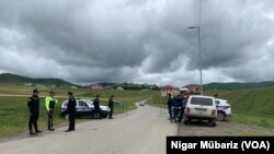 Söyüdlü kəndinin girişində polis postu 