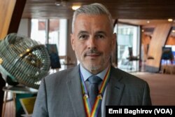 Kristof Lakrua, AŞPA-nın LGBTI şəxslərin hüquqları üzrə baş məruzəçisi