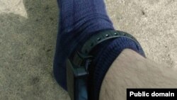 Qubad İbadoğlunun ayağına elektron qolbaq taxılıb (Foto :Qalib Toğrula məxsusdur)