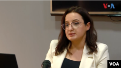 Фатлуме Дервиши, беше единствената новинарка од Северна Македонија на тринеделна меѓународна обука за дезинформации и истражувачко новинарство во САД