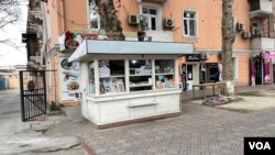 Gazetalar sotiluvchi do'kon, Xo'jand, Tojikiston