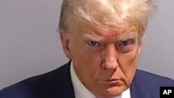 Trumpova fotografija iz zatvora u Georgiji