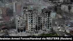 Bakhmut terlihat hancur akibat serangan Rusia di Ukraina, di wilayah Donetsk, Ukraina, 21 Mei 2023. (Foto: via Reuters)