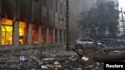 อาคารแห่งหนึ่งในเมืองคาร์คิฟถูกโจมตีด้วยจรวดของรัสเซีย เมื่อวันที่ 20 มีนาคม 2024 