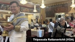 ອາຈານ ແຊມ, ໃສ່ບາດຢູ່ວັດລາວພຸດທະວົງ, ລັດເວີຈິເນຍ, ໃນລະຫວ່າງບຸນປີໃໝ່ລາວ, ວັນທີ 5 ພຶດສະພາ 2024.