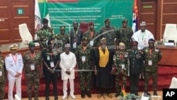 2023年8月4日，西非国家经济共同体一些国家的国防部长在尼日利亚阿布贾举行会议，讨论尼日尔问题。(美联社照片)