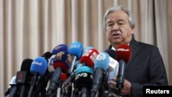 Generalni sekretar UN-a Antonio Guterres govori tokom konferencije za novinare u školi UNRWA, u kampu Al-Wehdat za palestinske izbjeglice, u Amanu, Jordan, 25. marta 2024.