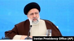 Predsednik Ebrahim Raisi prisustvuje ceremoniji povodom izgradnje brane u Azeri, na granici Irana i Azarbejdžana, 19. maja 2024.