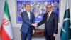 د ایران د بهرنیو چارو وزیر حسین امیر عبداللهیان په اسلام اباد کې له خپل پاکستاني سیال جلیل عباس جیلاني سره وکتل. 
