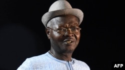 Agbeyomé Kodjo, ancien Premier ministre du défunt président togolais Gnassingbé Eyadema, et candidat à la présidence du MPDD, s'adresse à ses partisans lors d'un meeting de campagne à Kpalime, au Togo, le 19 février 2020. (Photo by PIUS UTOMI EKPEI / AFP)