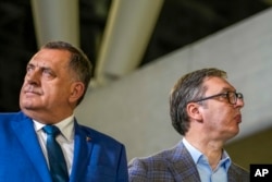 Dodik i Aleksandar Vučić, predsednik Srbije (Foto: (AP/Darko Vojinovic)