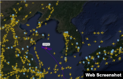 북한의 발사 시점 미 공군 정찰기 '코브라 볼'이 한반도 서해 상공을 선회 비행하고 있다. 자료=Flightradar24