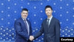 19일 서울에서 미국과 한국이 ‘제1차 국장급 반확산 대화’를 개최했다. 양측 수석대표인 곤잘로 수아레즈 미 국무부 국제안보비확산국 부차관보(왼쪽)와 윤종권 한국 외교부 원자력비확산외교기획관. 사진 = 한국 외교부.