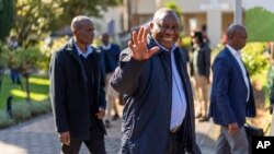 Le président sud-africain Cyril Ramaphosa rencontre de hauts responsables de son parti du Congrès national africain lors du Comité exécutif national de l'ANC le 6 juin 2024.