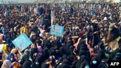 巴基斯坦俾路支社区民众在西南部港口城市瓜达尔示威，要求更大权利。(2024年7月28日)