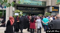 تجمع اعتراضی تعدادی از معلمان برای پیگیری مطالبات صنفی. آرشیو