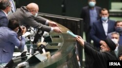 مجلس شورای اسلامی پس از پایان کار کمیسیون تلفیق و ارائه گزارش به مجلس، برای بررسی و تصویب نهایی بودجه ۱۴۰۲ آماده می‌شود.