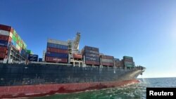 เรือสินค้าโจเซฟ ชูลท์ (Joseph Schulte) ซึ่งติดธงฮ่องกง เดินทางออกจากเมืองท่าโอเดสซาในวันพุธหลังจากติดอยู่ที่ท่าเรือแห่งนี้มาตั้งแต่เดือนกุมภาพันธ์ปีที่แล้ว