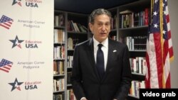 Бараме затворање на Џејмс Рубин поради неговата флагрантна контрадикторност со принципите на слободата на говорот, дипломатската пристојност и здравиот разум, напиша Руската амбасада на Твитер