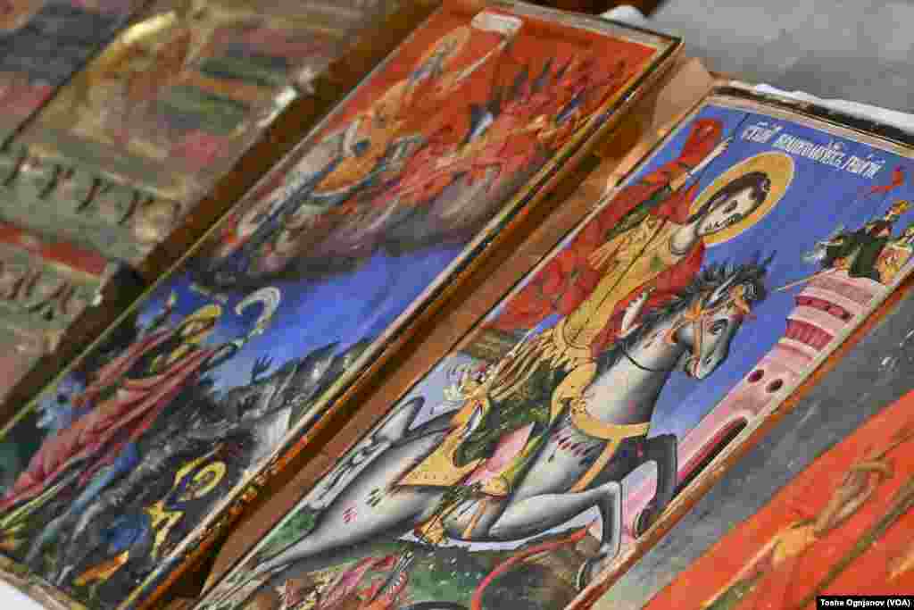 Враќање на украдени икони од македонски цркви / Albania returns 20 stolen icons to North Macedonia