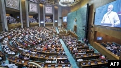 نرندرا مودی، صدر اعظم هند هنگام سخنرانی در پارلمان آن کشور