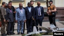 남아프리카공화국, 세네갈, 잠비아, 코모로 등 아프리카 국가 정상들이 16일 우크라이나 수도 크이우를 방문했다.