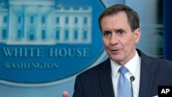 Portparol Saveta za nacionalnu bezbednost Džon Kirbi na brifingu u Beloj kući 10. januara 2024. 