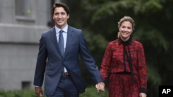 PM Kanada Justin Trudeau (51 tahun) dan Sophie Gregoire-Trudeau (48 tahun) bercerai setelah 18 tahun menikah (foto: dok). 