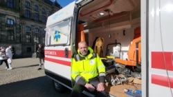 Ukraynadan gətirilən təcili tibbi yardım maşınının nümayişi