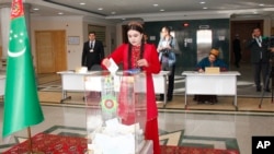 125 o'rinli parlament uchun Turkmanistonda 258 kishi nomzodini qo'ygan, birortasi amaldagi siyosatni tanqid qilmaydi 