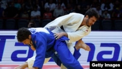 პირველი ქართული ფინალი მსოფლიო ჩემპიონატების ისტორიაში: დოჰაში ლუკა მაისურაძე ოლიმპიურ ჩემპიონს ლაშა ბექაურს ამარცხებს