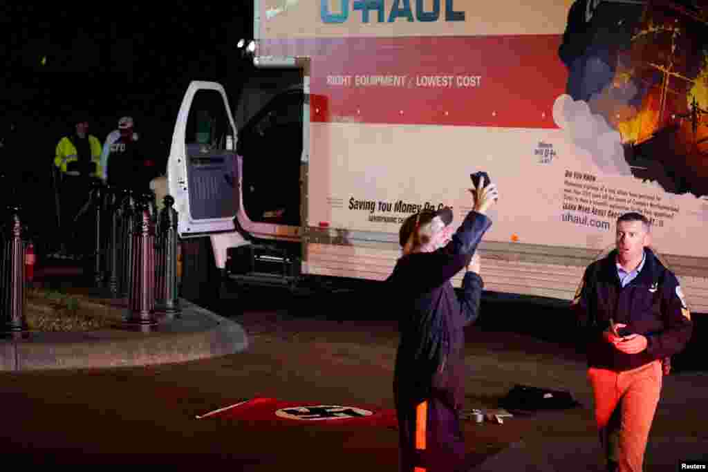 አንድ የዕቃ መጫኛ መኪና ከዋይት ሃውስ አጥር ጋር ተጋጨ