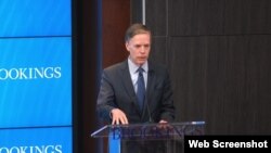 니콜라스 번스 주중 미국대사가 15일 워싱턴의 민간연구단체인 브루킹스연구소가 ‘미중 관계’를 주제로 주최한 대담에서 연설했다.