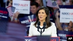 51 yoshli Nikki Heyli 2017-2018 yillarda AQShning BMTdagi elchisi bo'lgan. Klemson universitetini bitirgan, kasbi hisobchi. 