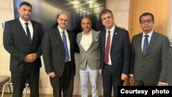 Andi Widjajanto (kanan) melakukan pertemuan dengan Dirjen Kementerian Luar Negeri Israel Ronen Levy di Yerusalem, 21 September 2023 (courtesy: X/Jewish Insider @J_Insider). 