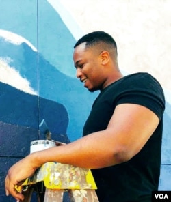 Zimbabwean artist Solomon Mahlatini