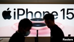 FILE - An Apple iPhone 15 advertisement is seen as it officially goes on sale across China at an Apple Store in Shanghai, China September 22, 2023. (REUTERS/Aly Song)