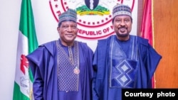 Sanata Simon Lalong daga jihar Filato tare da Mataimakin shugaban majalisar dattawan Najeriya Sanata Barau Jibrin