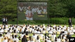 رویداد روز جهانی یوگا با حضور نارندرا مودی، نخست وزیر هند، در حیاط دفتر مرکزی سازمان ملل متحد در نیویورک - ۳۱ خرداد ۱۴۰۱