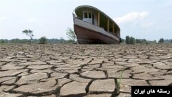 به گفته رییس مرکز ملی خشکسالی ایران، در ۵۰ سال اخیر، چندین میلیارد مترمکعب آب قابل دسترس در ایران از دست رفته است. آرشیو